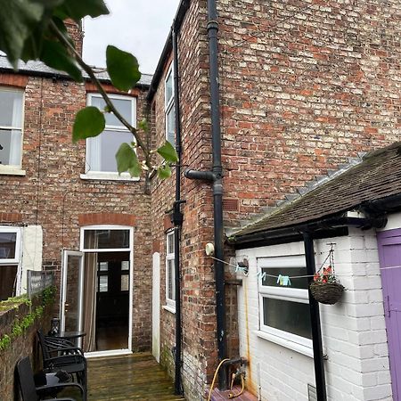 Riverside Lodge - Quaint Victorian Home By The River York Eksteriør billede