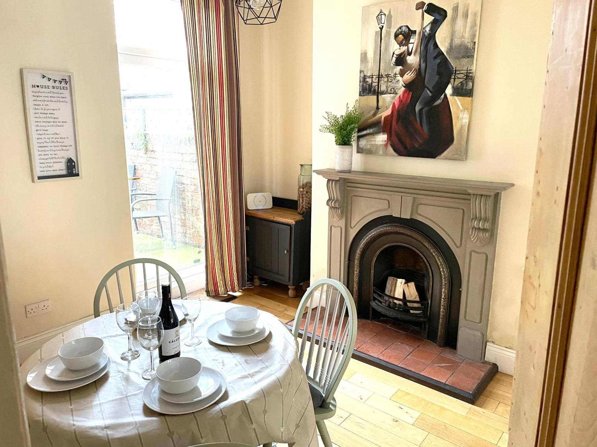 Riverside Lodge - Quaint Victorian Home By The River York Eksteriør billede